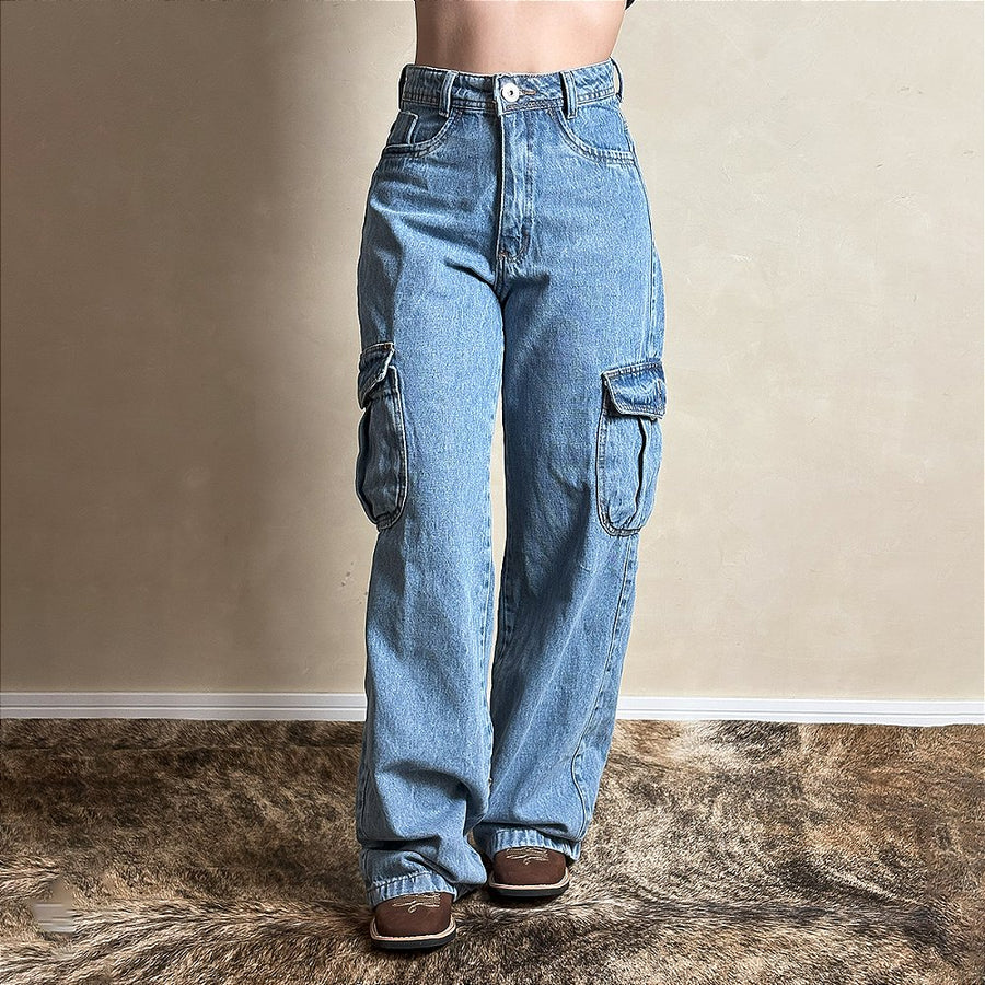 Calça Jeans Feminina Wide Leg Bolsos Laterais Bolt Cargo