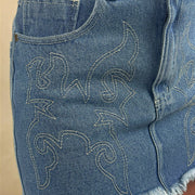 Saia Jeans Feminina Bordada Curta Barra Desfiada Country
